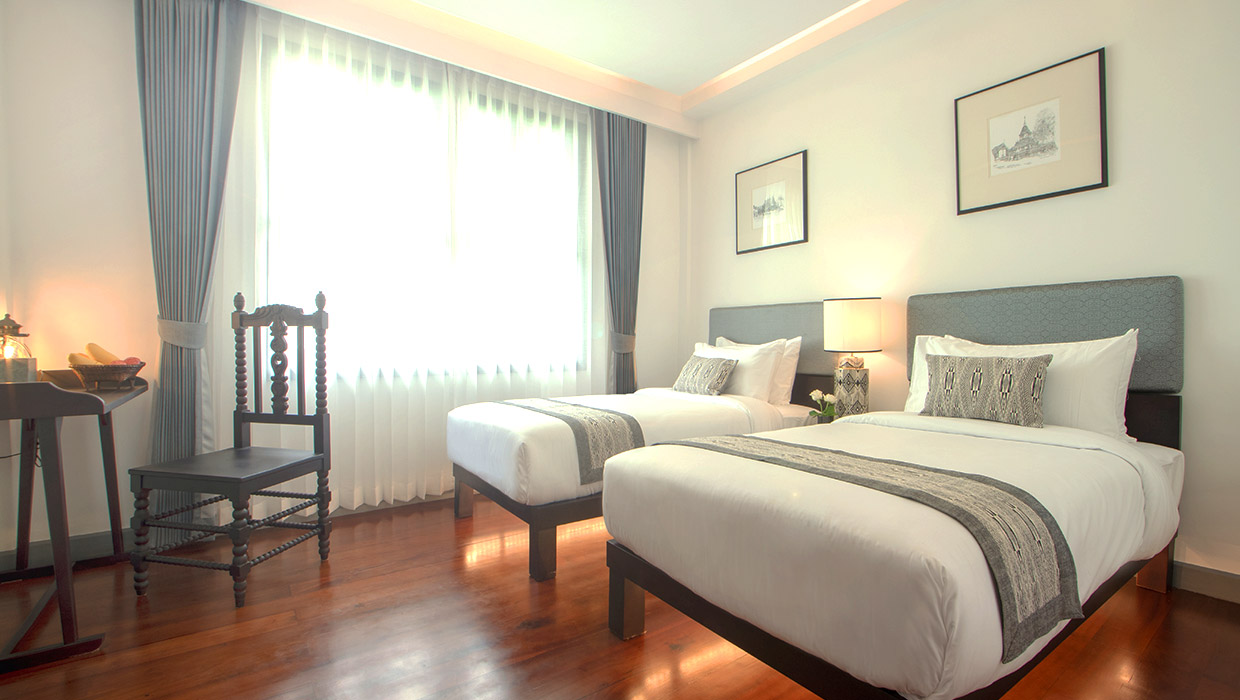 DELUXE ROOM